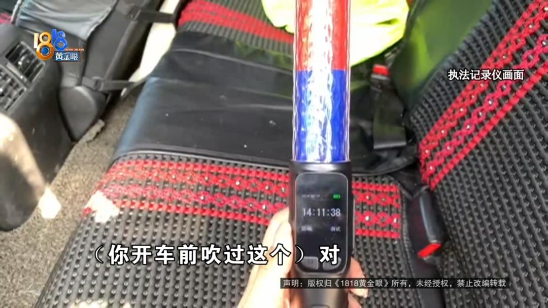 DƬ